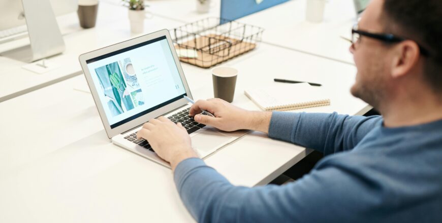 pexels-fauxels-3184461